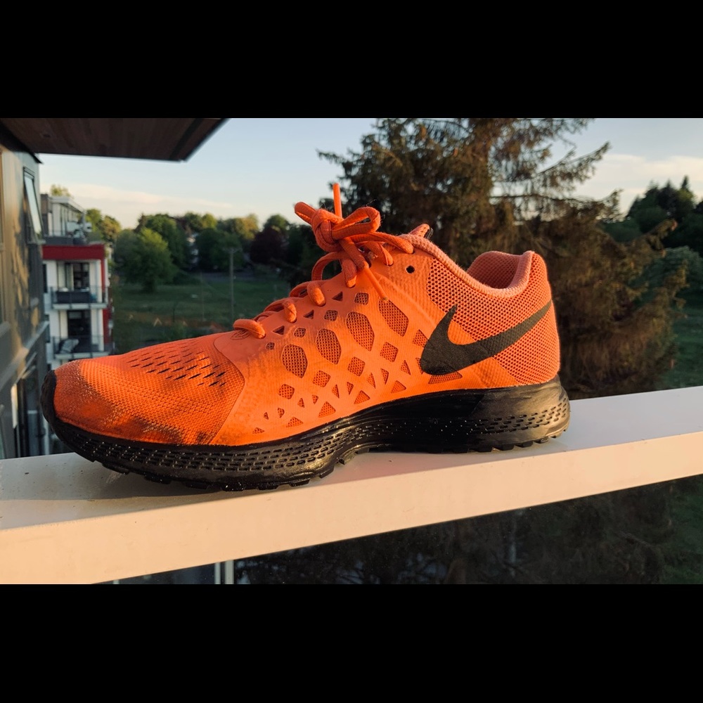 Neon peach Nike Pegasus 31